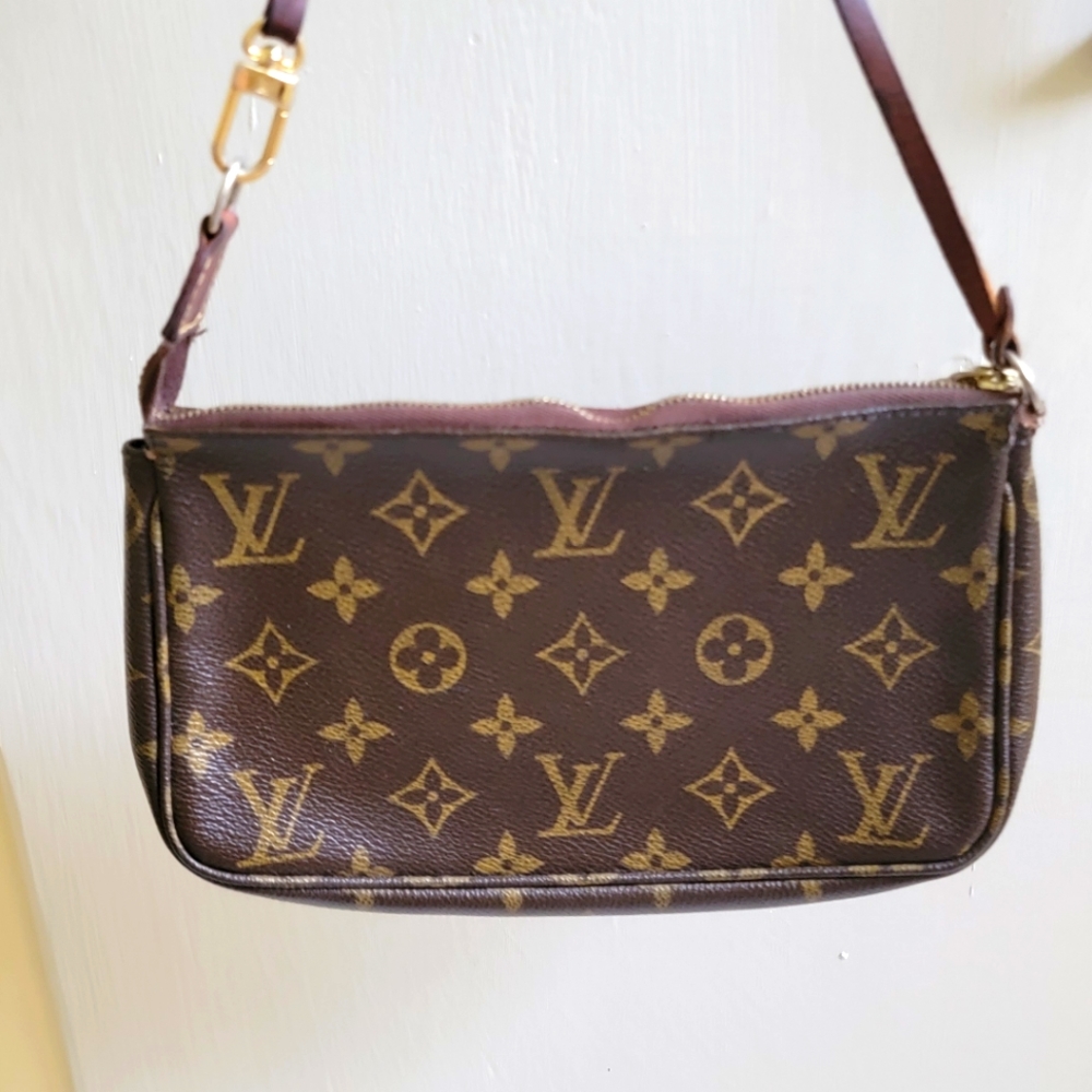 Louis Vuitton Small Pochette